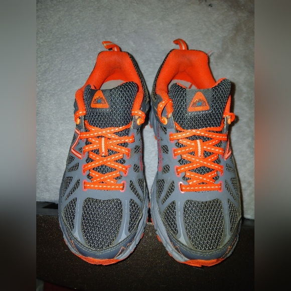 New Balance 610v4 Women’s Trail Running Sneakers - Picture 8 of 13